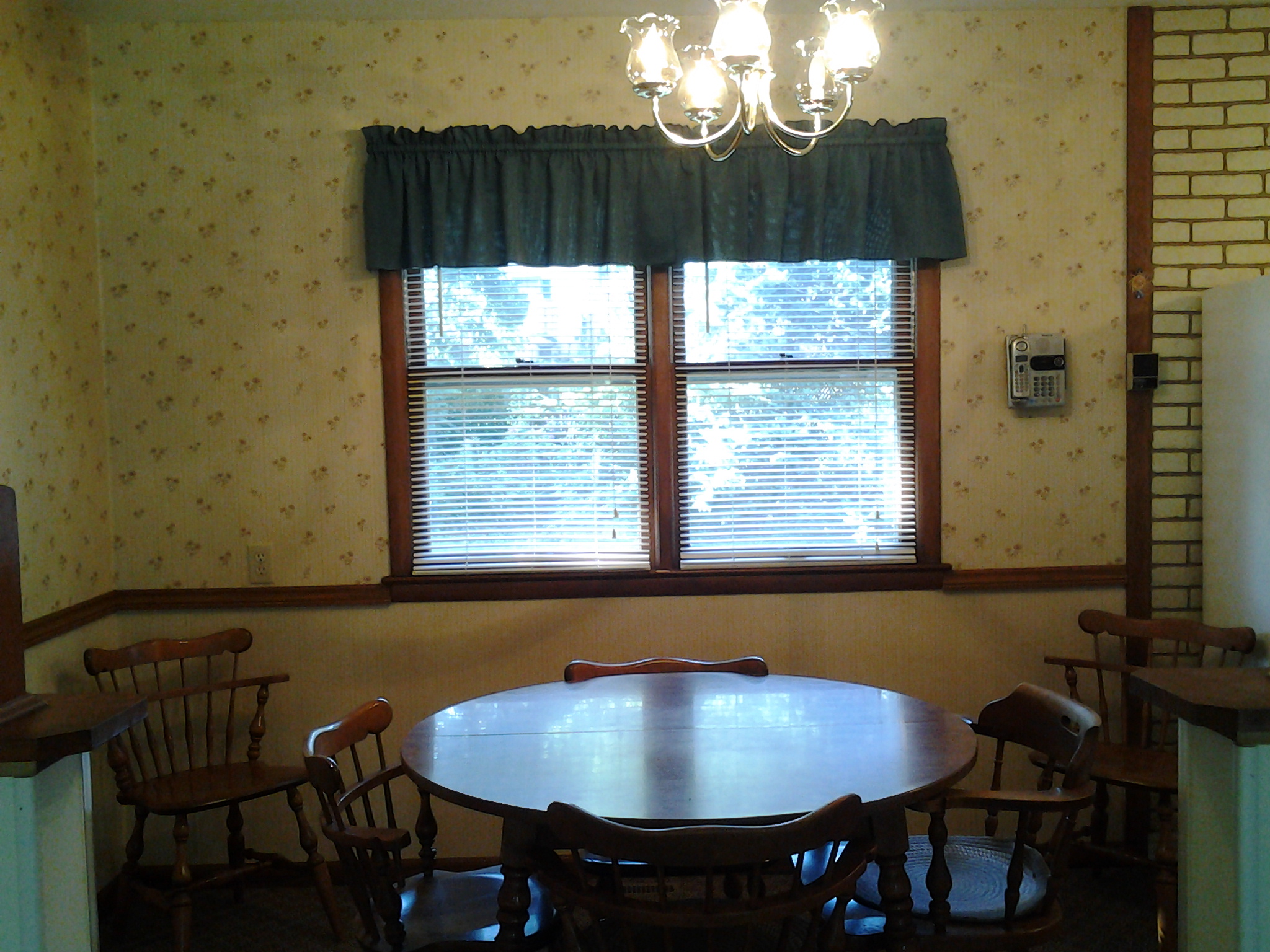 10 kitchen dining area